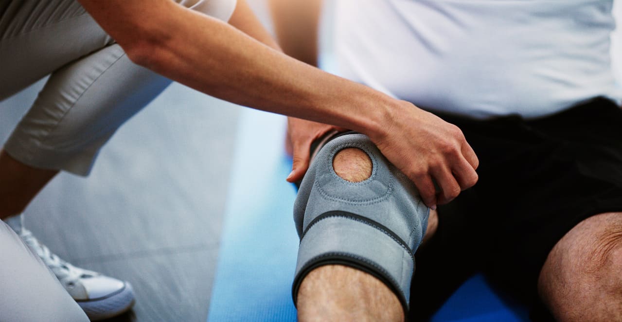 custom knee bracing by our physiotherapists